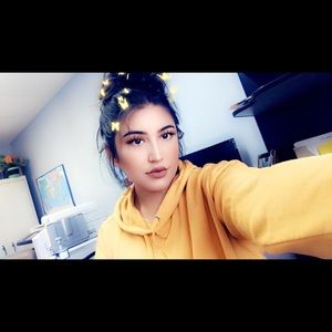 Meet your Posher, Hannah